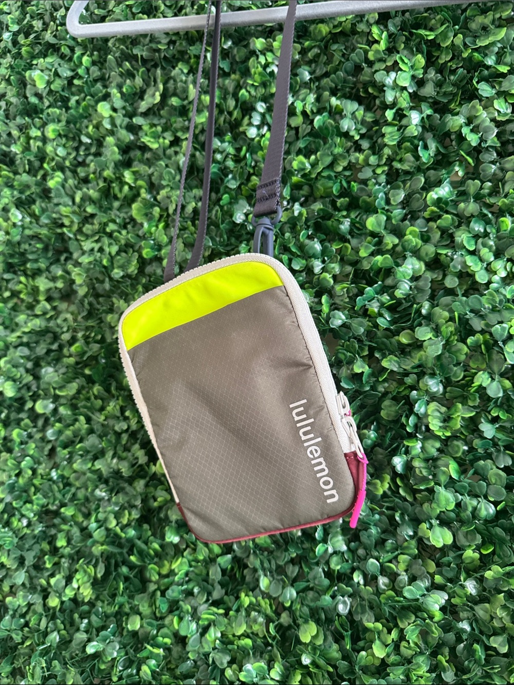 lululemon athletica Crossbody Pouch gray neon yellow pink purse phone camera EUC
